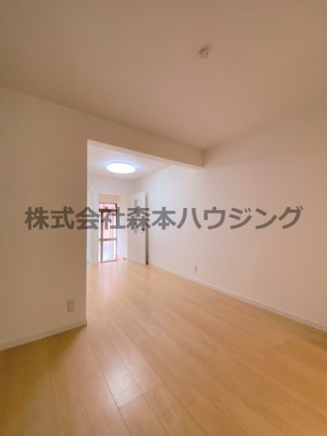 【居間・リビング】 | 　寝屋川市本町14テラスハウス | ゆったり過ごせるリビングです