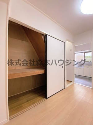 【収納】 | 　寝屋川市本町14テラスハウス | 便利な階段下収納です
