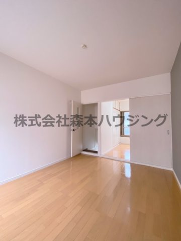 【洋室】 | 　寝屋川市本町14テラスハウス | 落ち着いた色調の洋室です