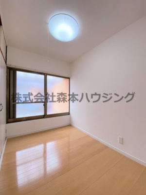 【洋室】 | 　寝屋川市本町14テラスハウス | 明るい洋室です