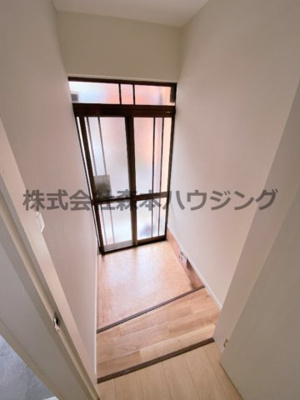 【玄関】 | 　寝屋川市本町14テラスハウス | 落ち着いた玄関です