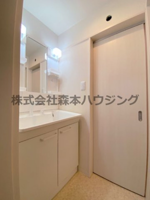【洗面所】 | 　寝屋川市本町14テラスハウス | 使いやすい洗面所です