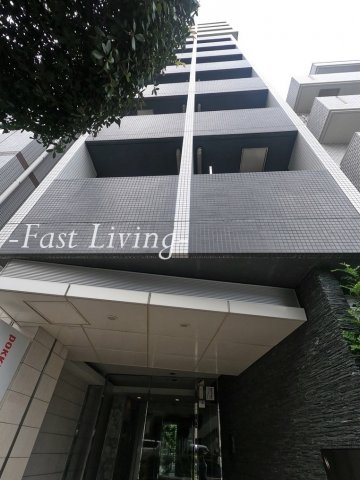 ステージファースト新宿原町のエントランス