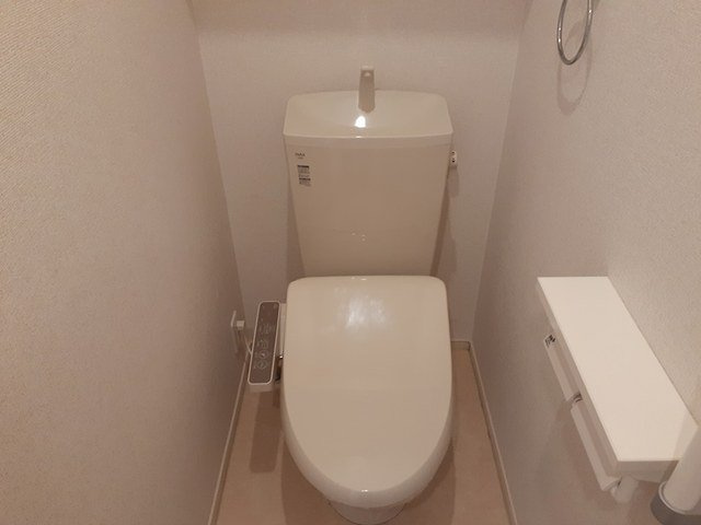 オゾラⅣのトイレ|ゆったりとした空間のトイレです