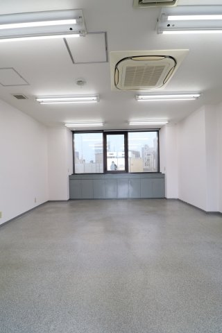 シェモアビルの内装