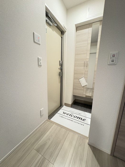 D-residence南蔵王町1丁目Eの玄関
