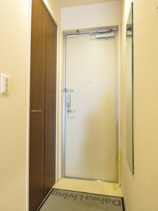 グランディール緑橋の玄関