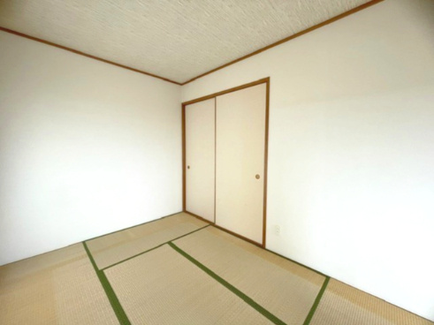 グランドパレスピエーリ安部山公園（B-12）の和室