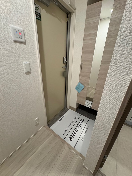D-residence南蔵王町1丁目Eの玄関