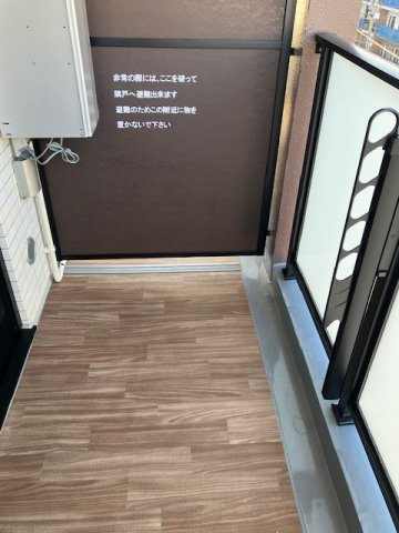 スカイ　ラ　トゥール蔵前のバルコニー