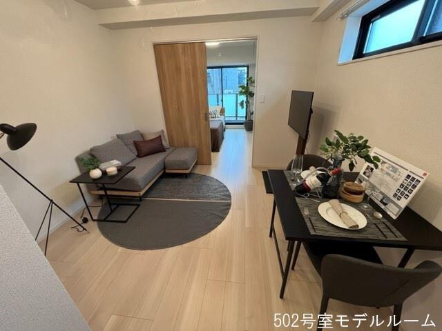 スカイ　ラ　トゥール蔵前の居間・リビング