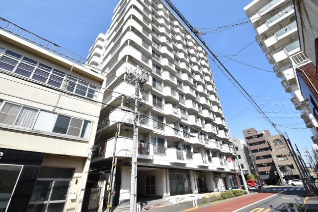 【現況写真】 | 中野スカイマンション | 外観と前面道路の様子。～即日のご見学可能～　お問合せはお気軽にどうぞ。
