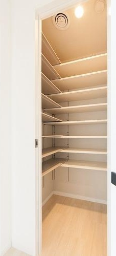 サニーコート津福の玄関