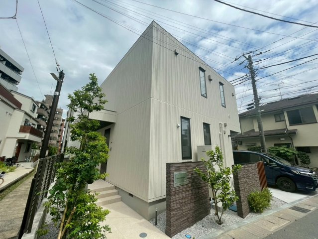 Myメゾン向ヶ丘遊園のエントランス