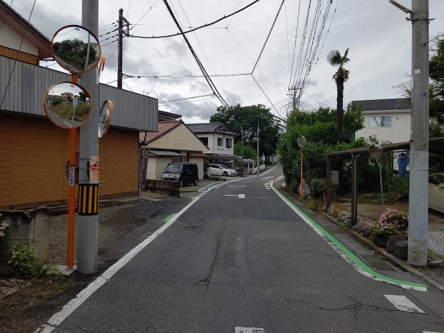 高崎市倉賀野町　売地の前面道路含む現地写真