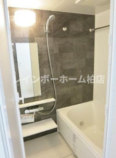 マノワール　ルーエの浴室|※別部屋参考写真。