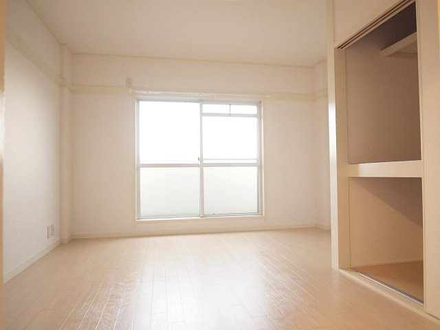 渋川町店舗付住宅の子供部屋