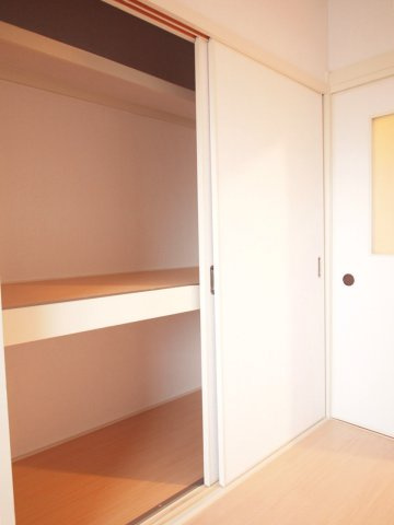 渋川町店舗付住宅の収納