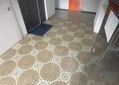 【その他共用部分】 | シャンボール相模原 | 共用部分は、一棟の建物に住む区分所有者全員が共同で所有するとし、共用部分の管理、補修などは、区分所有者で形成される管理組合が行います。個人の判断で勝手に変更することはできませんので覚えておきましょう。