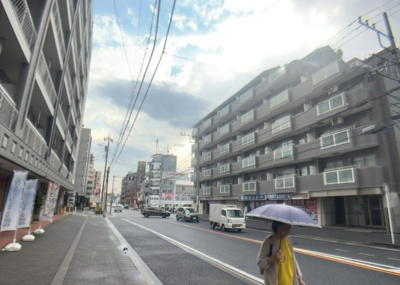 【展望】 | シャンボール相模原 | 眺望の良さを楽しめるダイニングキッチンで家族団らんの時間を過ごしてはいかがでしょうか。バルコニーから見える景色を家族で眺める時間は、時間が経つのを忘れてしまいそうですね。是非、現地を見に行きましょう！