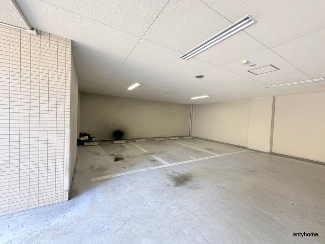 アーデンタワー立売堀　仲介手数料無料の駐車場