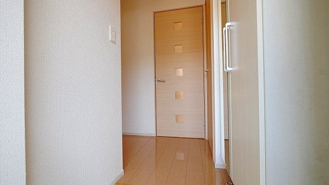ガーデンハウス・ＭＫの玄関