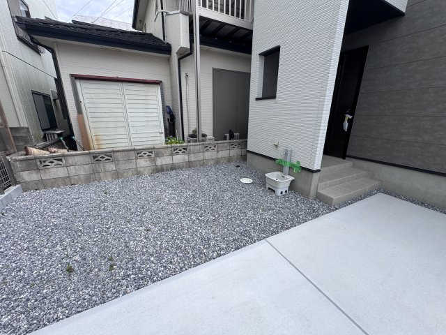 三郷市高州１丁目新築戸建【高州東小学校：10分】の庭|庭スペース・立水栓付き