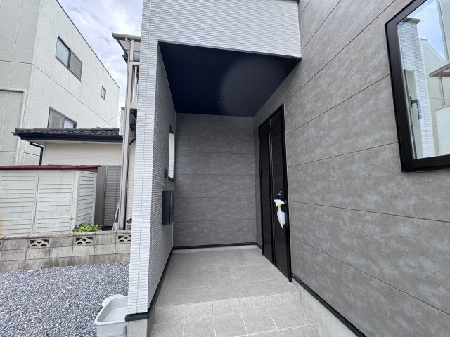 三郷市高州１丁目新築戸建【高州東小学校：10分】のエントランス|エントランス・玄関ポーチ
