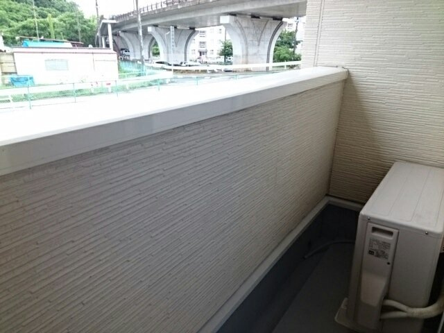 ウィステリアのバルコニー