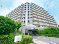 【外観】 | コスモ南福岡ウィングガーデン☆仲介手数料半額☆ | 徒歩圏内にスーパーやコンビニ、ドラッグストアなどの商業施設が充実。日用品のお買い物が身近で完結する大変便利な立地です。忙しい日々をサポートしてくれる快適な生活動線が確保されています。