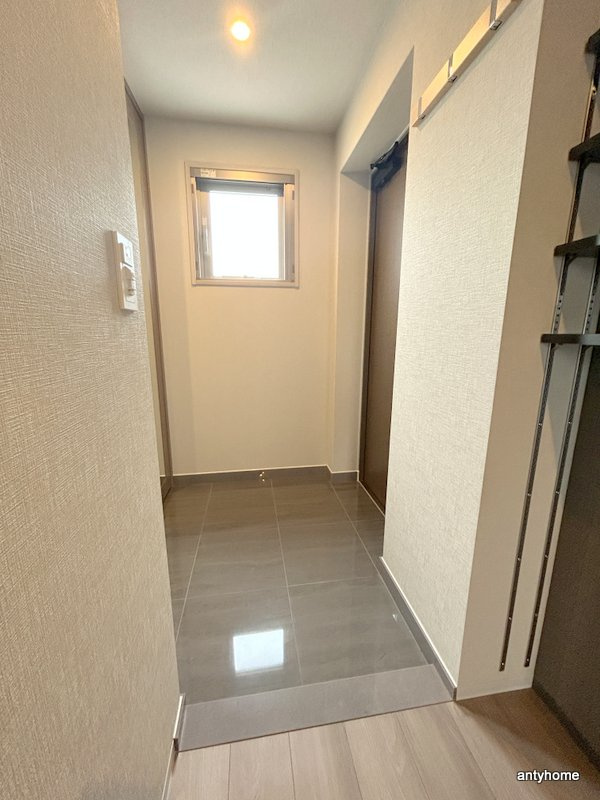 ファーストフィオーレ新町ファジスタ　仲介手数料無料の玄関