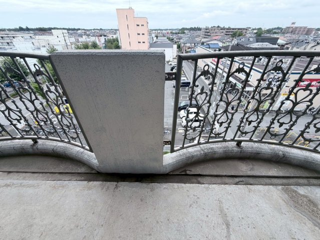 サンライフ天王台のバルコニー|外からの目が気にならないバルコニーで洗濯物が干せます