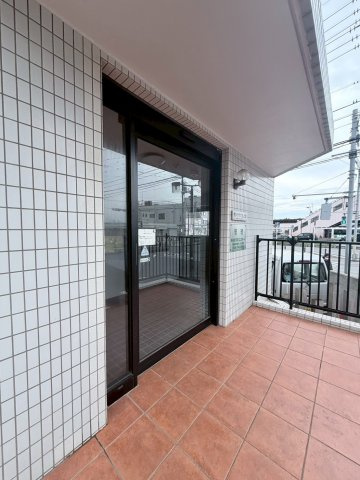 サンライフ天王台の玄関|収納もある玄関です