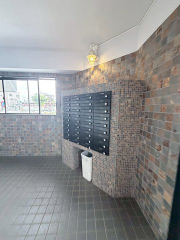 サンライフ天王台のエントランス|落ち着いたエントランスです