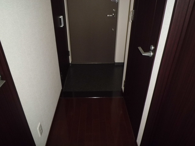 サニープレイス西芦屋2号館の玄関