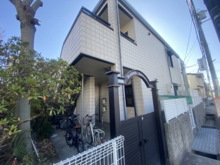 メゾン小百合園の外観