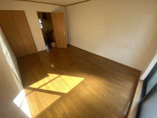 メゾン小百合園の寝室
