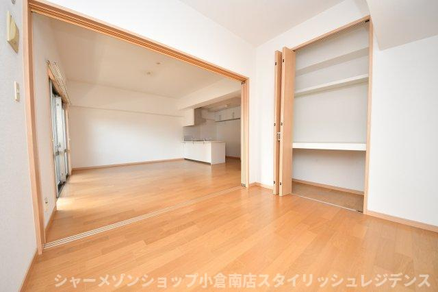 グランヒルズ下曽根の居間・リビング
