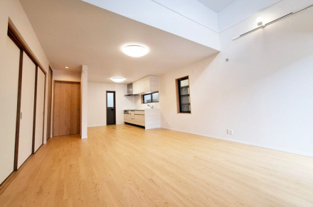 泉大津市板原町3丁目　中古戸建の居間・リビング|LDK約16帖