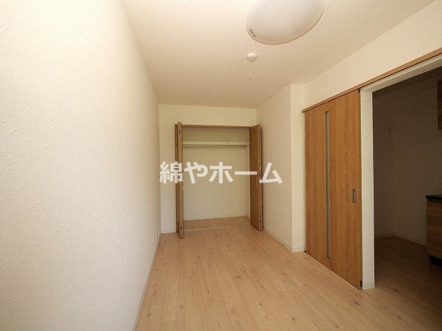 ノイヴェル昭和町の洋室|きれいな洋室です