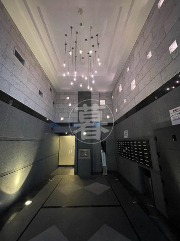 ルーブル仲六郷弐番館のエントランス