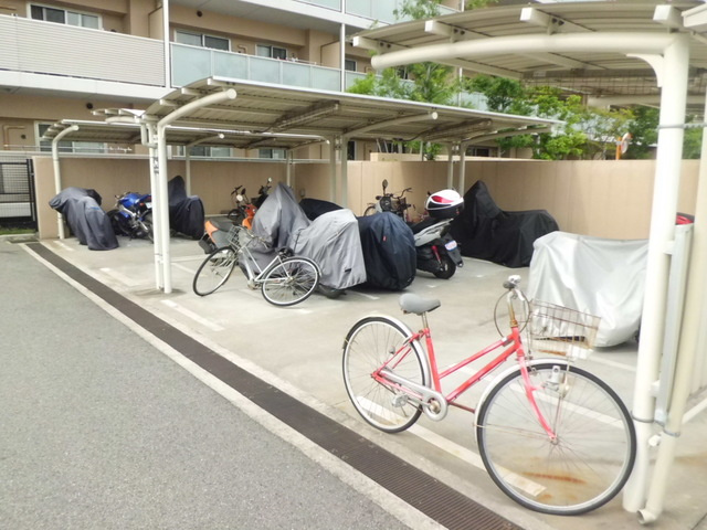 サニープレイス西芦屋2号館の駐車場