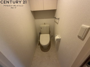 温水洗浄便座付きのトイレです♪