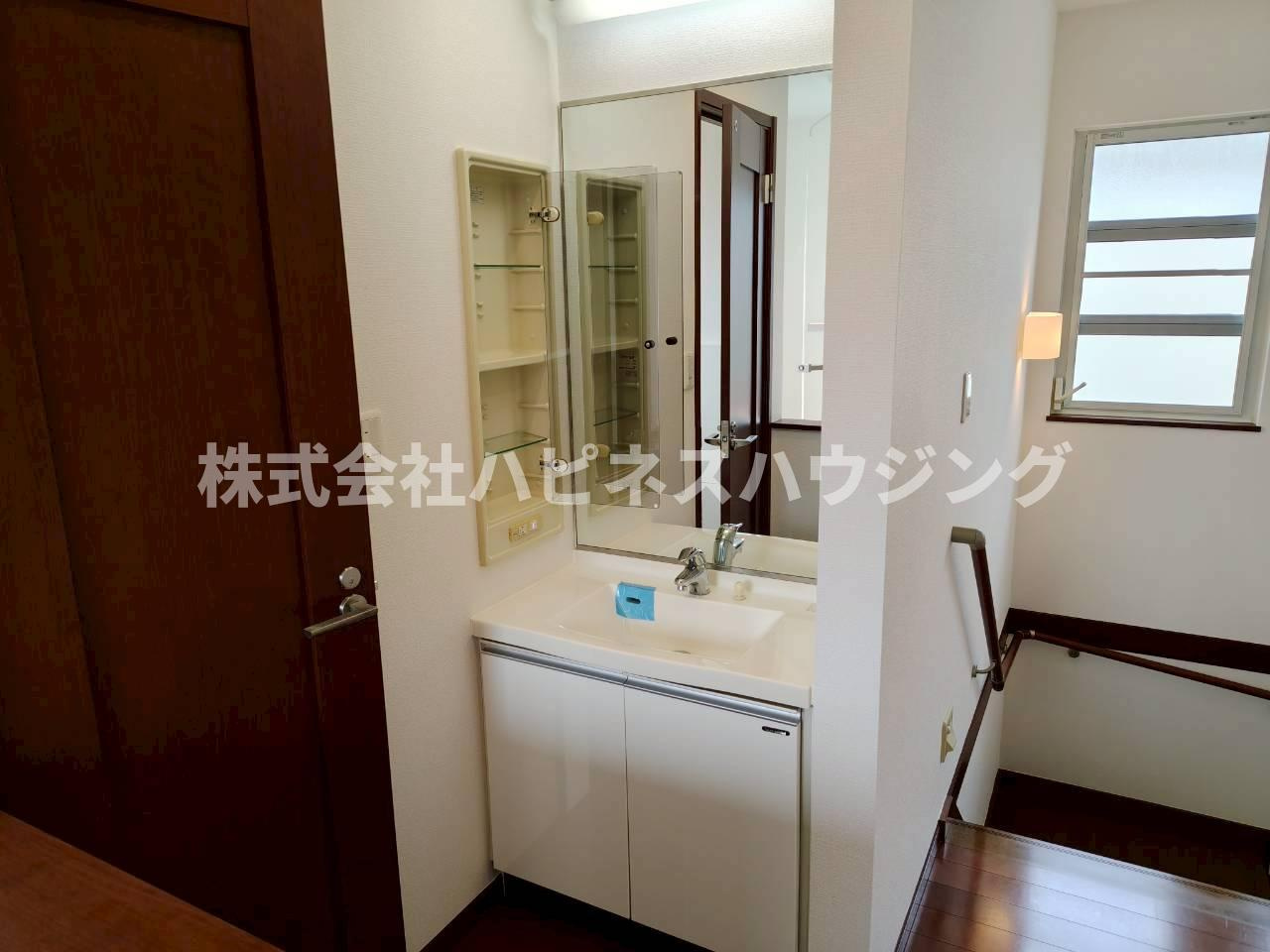 印西貸家の洗面所
