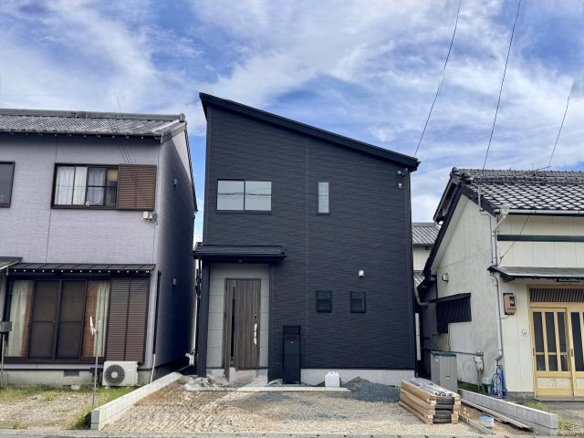 舞阪町舞阪　全1棟の駐車場|物件前の駐車スペースになります。