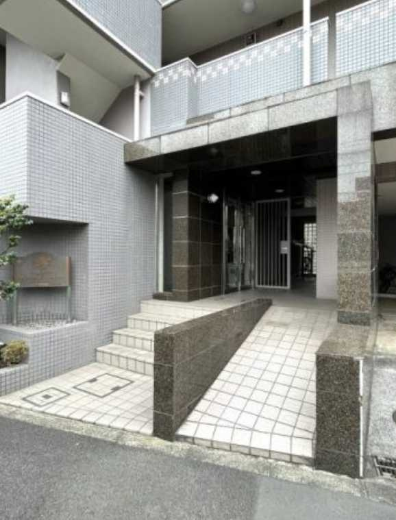 サンテミリオン世田谷上野毛　分譲賃貸　オートロック　室内洗濯機置場のエントランス