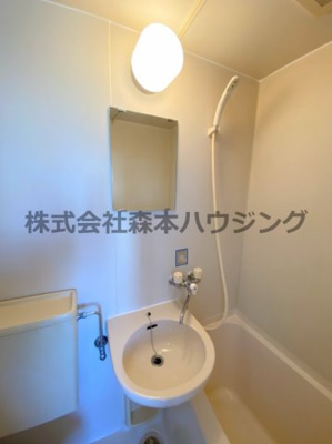 【洗面所】 | 　デイルーチェ北岸和田 | 洗面所です
