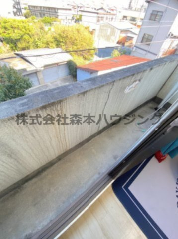 【バルコニー】 | 　デイルーチェ北岸和田 | お洗濯にも便利なバルコニー付き