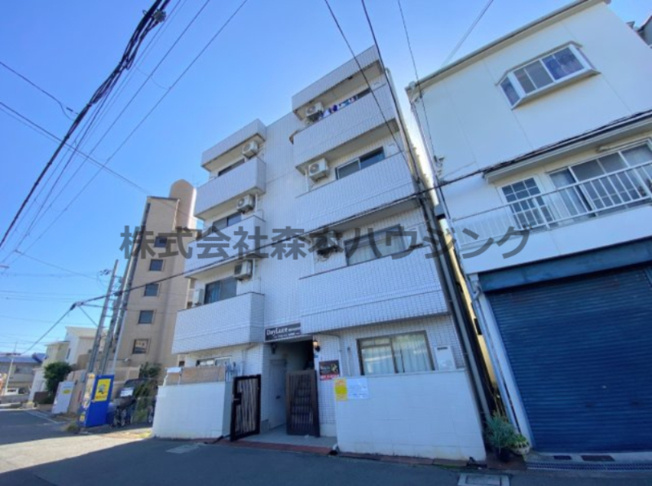 【外観】 | 　デイルーチェ北岸和田 | 外はこのようになっています