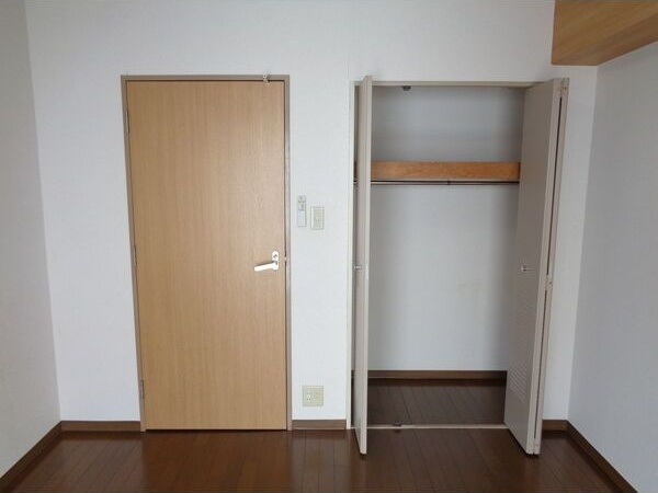 イトサンビルの収納